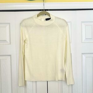 ❄️ Super Soft Karen Scott Ivory Sweater with Back Neck Zipper. Size XS